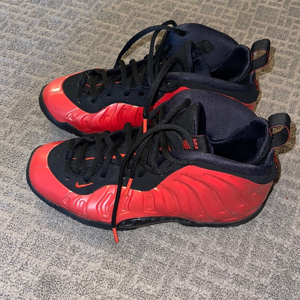 Nike air foamposite “habanero red” youth 6